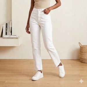 Zara Jeans Women Size‎ 0 White Straight Leg Raw Hem High Waisted Denim Pants